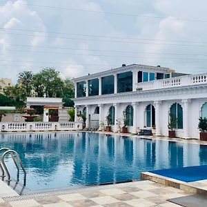 Dream Palace Resort